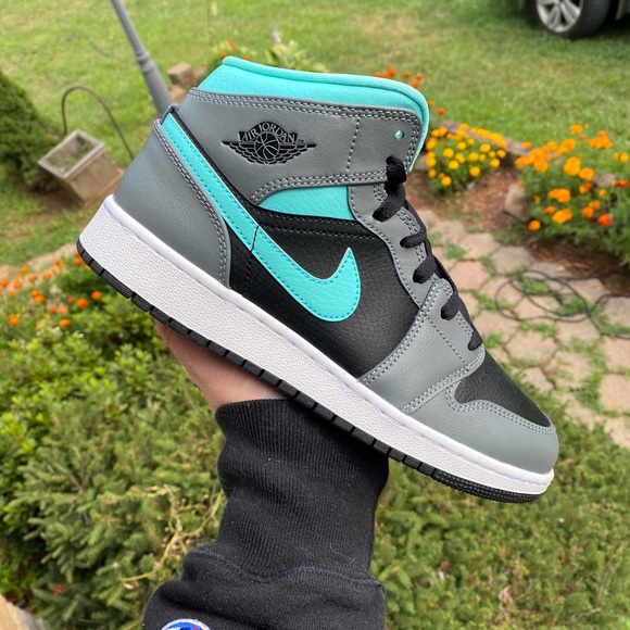 jordan 1 mid aqua